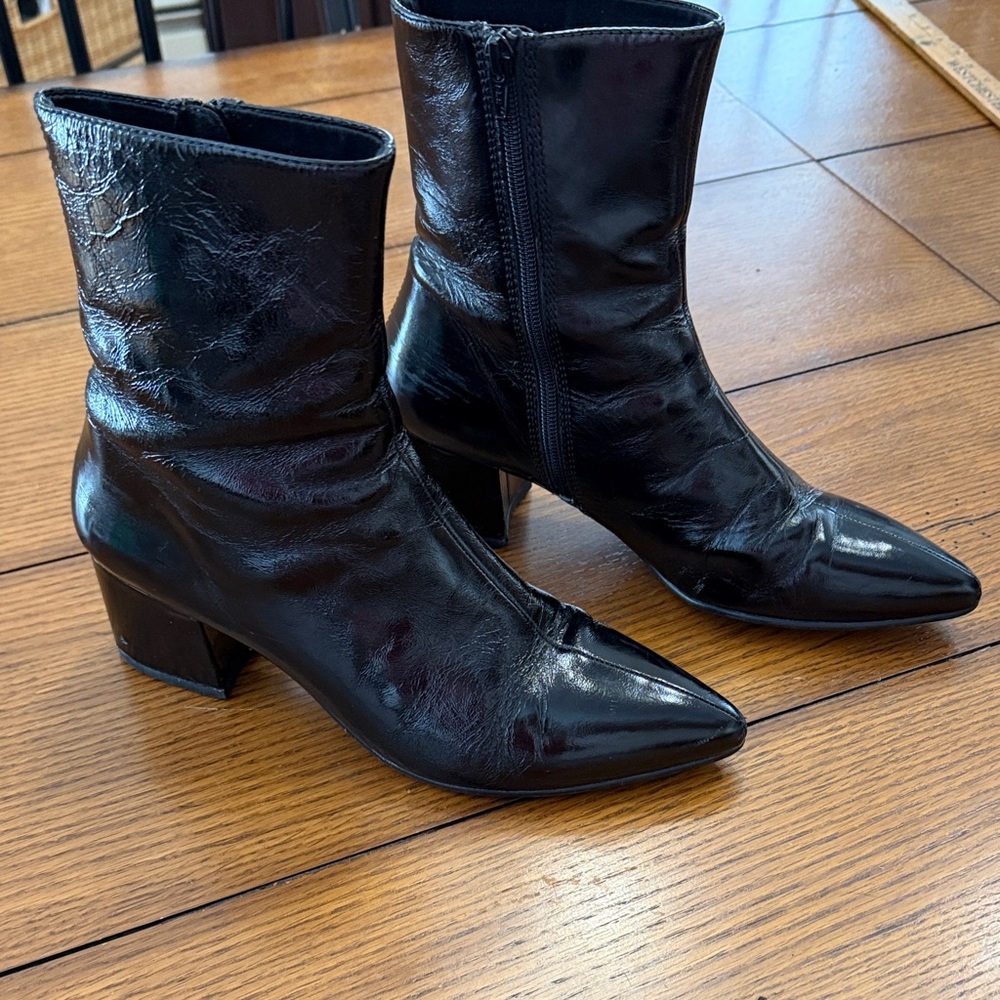 Vagabond Shiny Black Heeled Boots